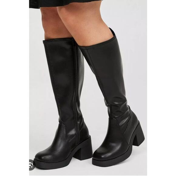 NWOT Torrid Stretch Black Patent Knee Boot Lug Sole 9WW Wide Calf - Picture 1 of 11